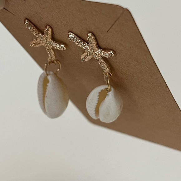 Starfish Earrings with cowrie shell | NWT - Picture 5 of 9